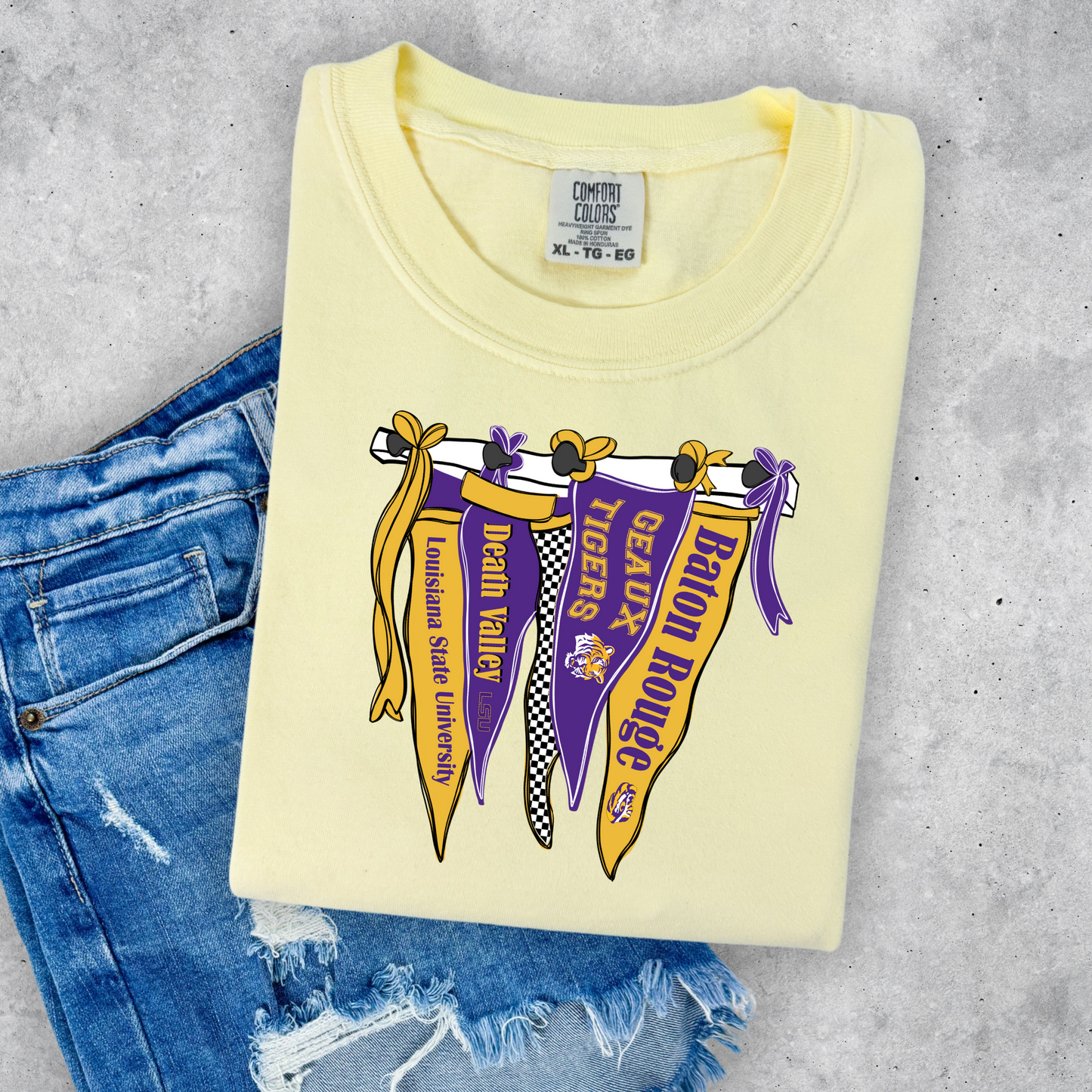 CUTE PENNANT FLAGS TEE