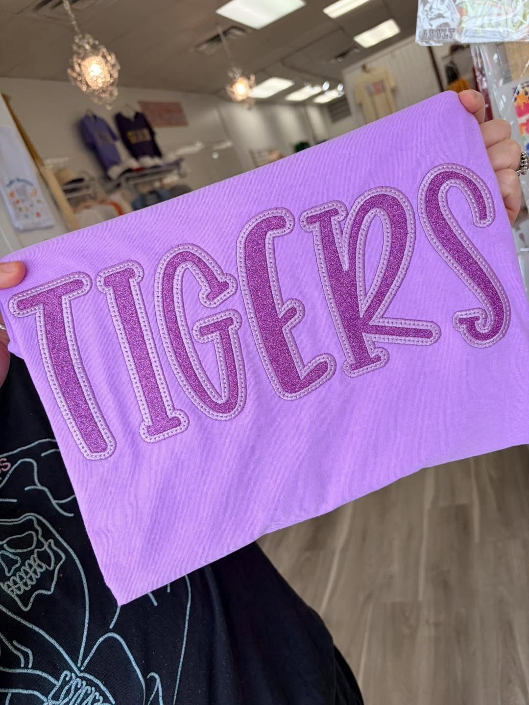 NEON VIOLET COMFORT COLORS MONOCHROMATIC EMBROIDERED GLITTER APPLIQUE TIGERS