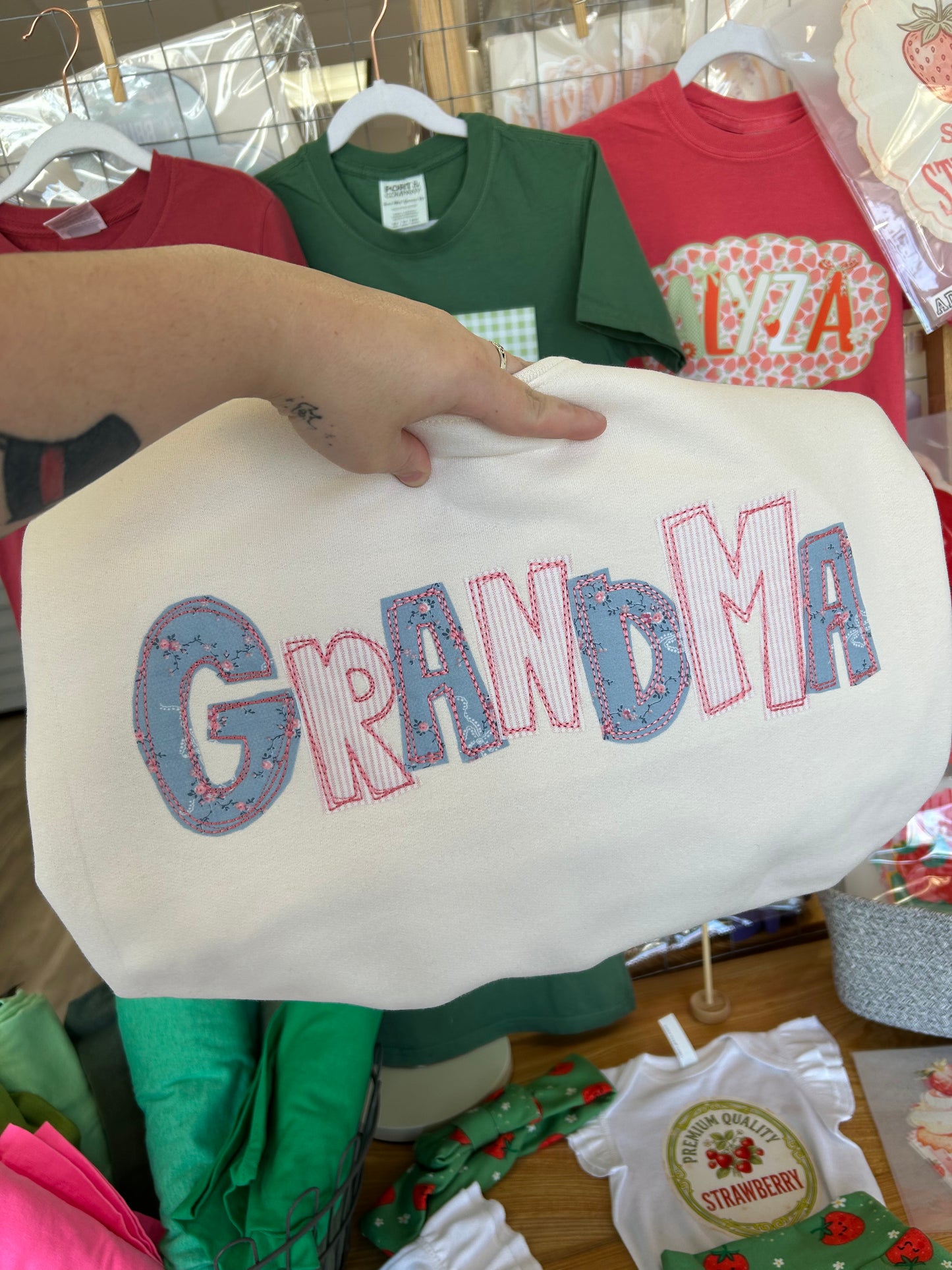 GRANDMA APPLIQUE