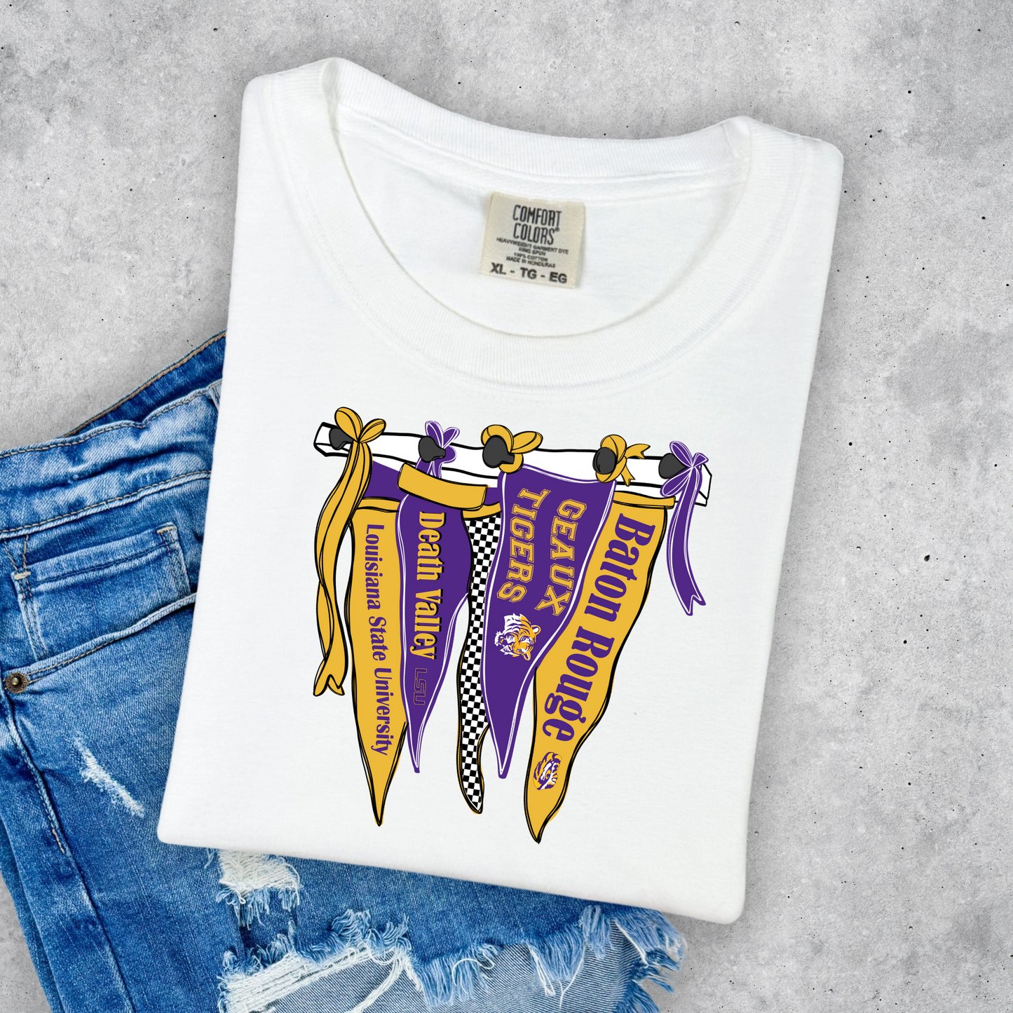 CUTE PENNANT FLAGS TEE