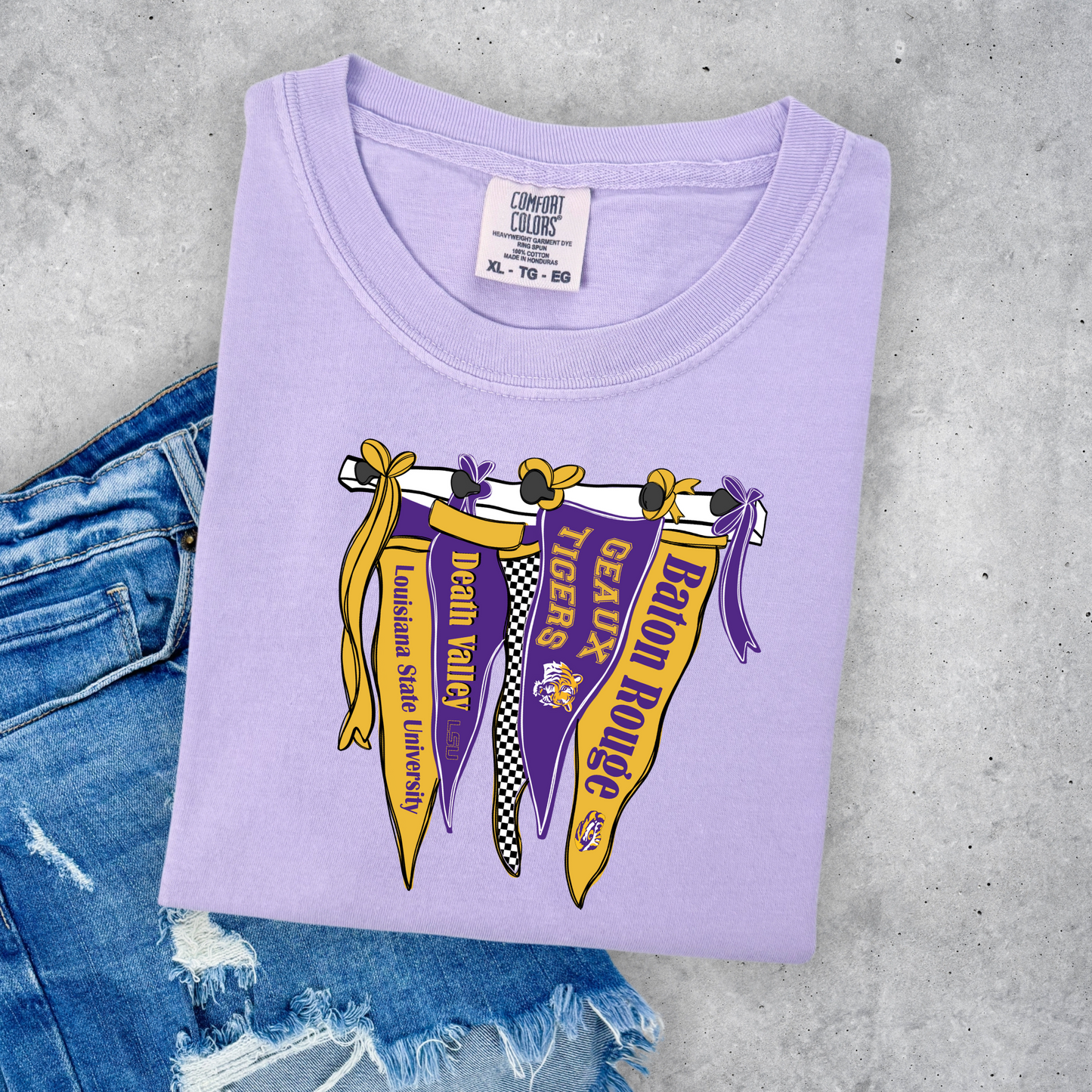 CUTE PENNANT FLAGS TEE