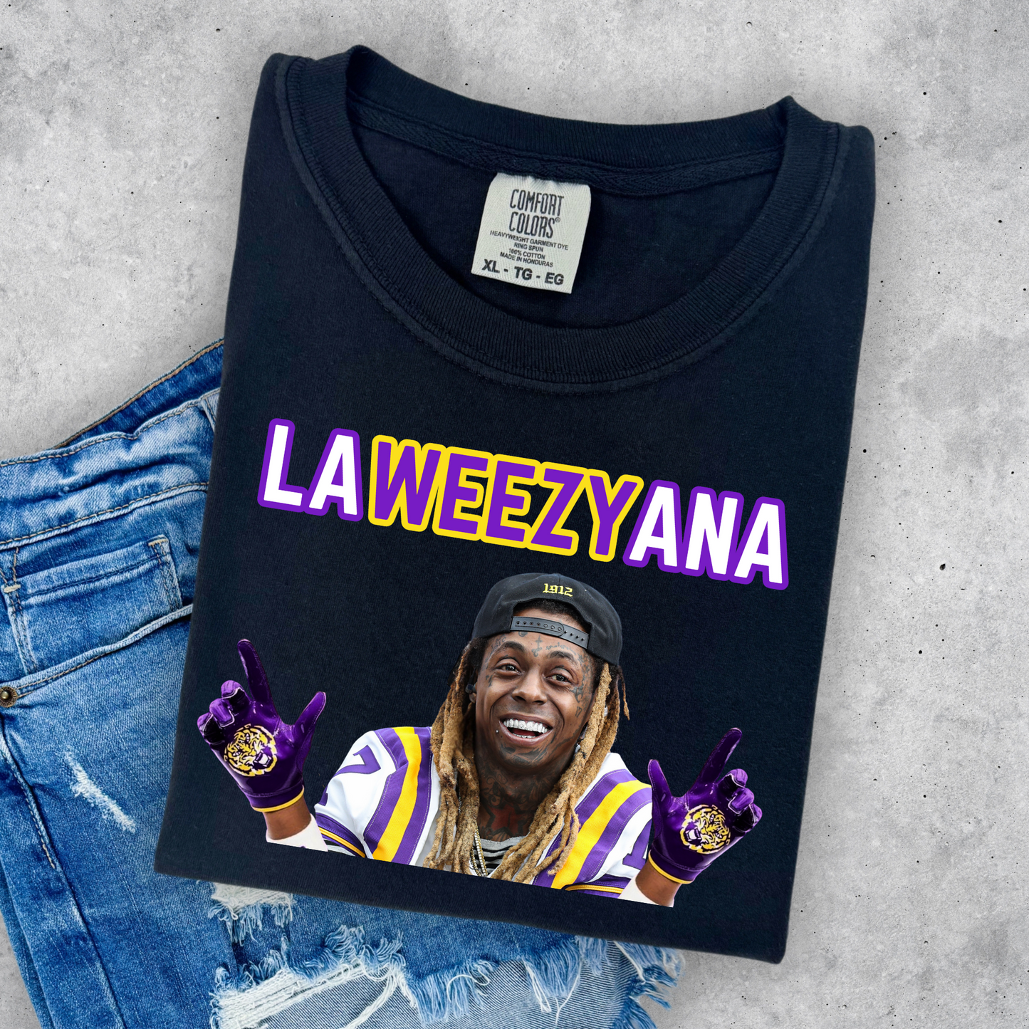 LAWEEZYANA TEE