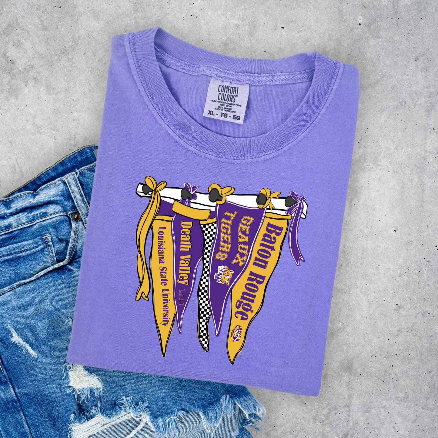 CUTE PENNANT FLAGS TEE