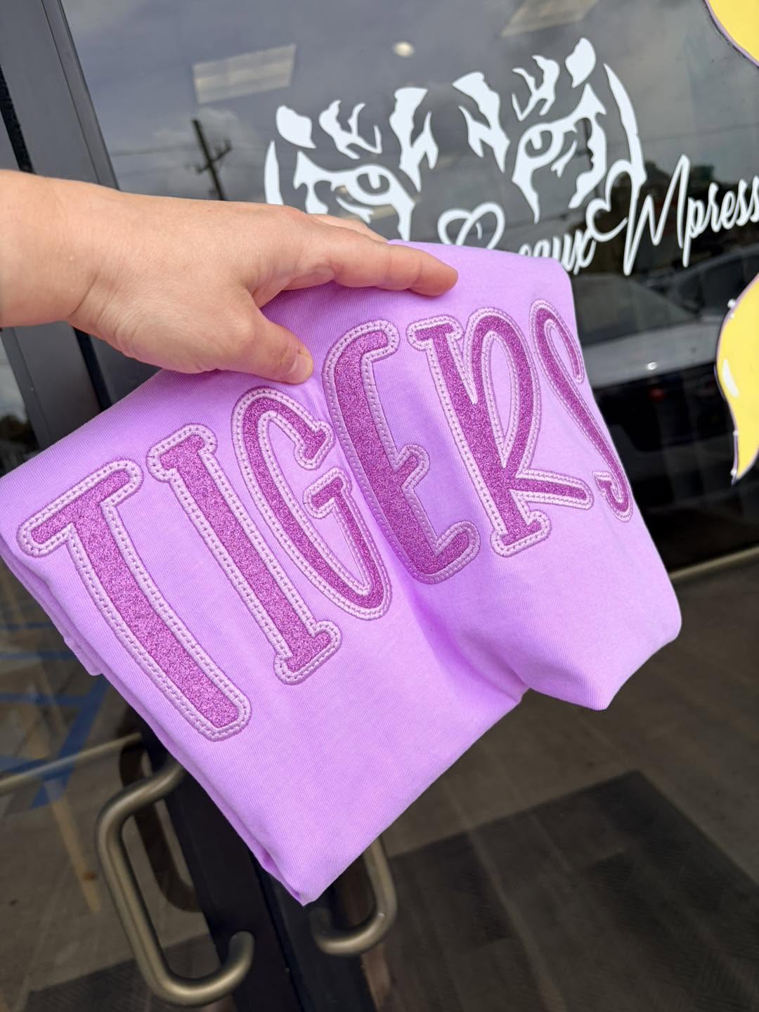 NEON VIOLET COMFORT COLORS MONOCHROMATIC EMBROIDERED GLITTER APPLIQUE TIGERS