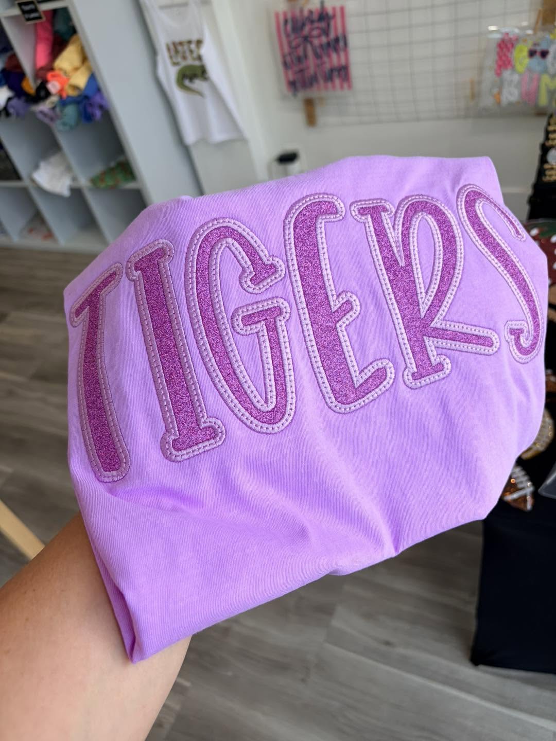 NEON VIOLET COMFORT COLORS MONOCHROMATIC EMBROIDERED GLITTER APPLIQUE TIGERS
