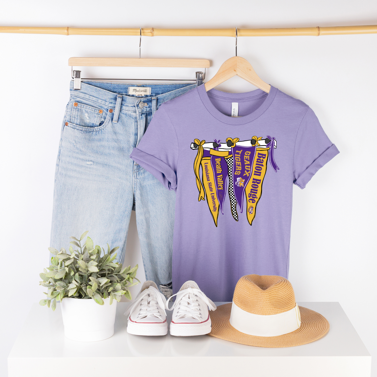 CUTE PENNANT FLAGS TEE