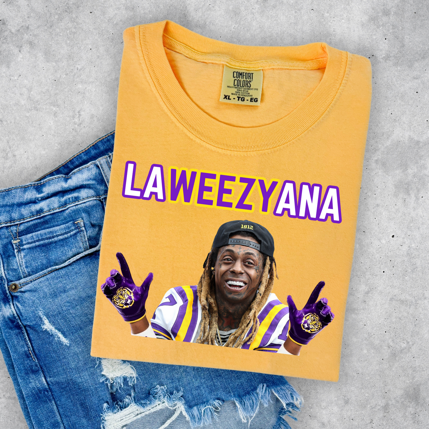 LAWEEZYANA TEE