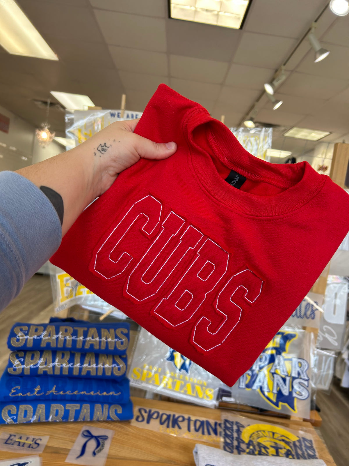 Raw Edge Applique Cubs SWEATSHIRT
