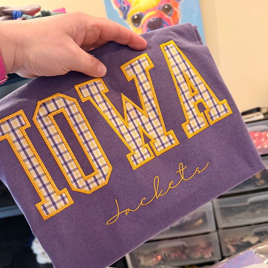 IOWA JACKETS APPLIQUE TEE