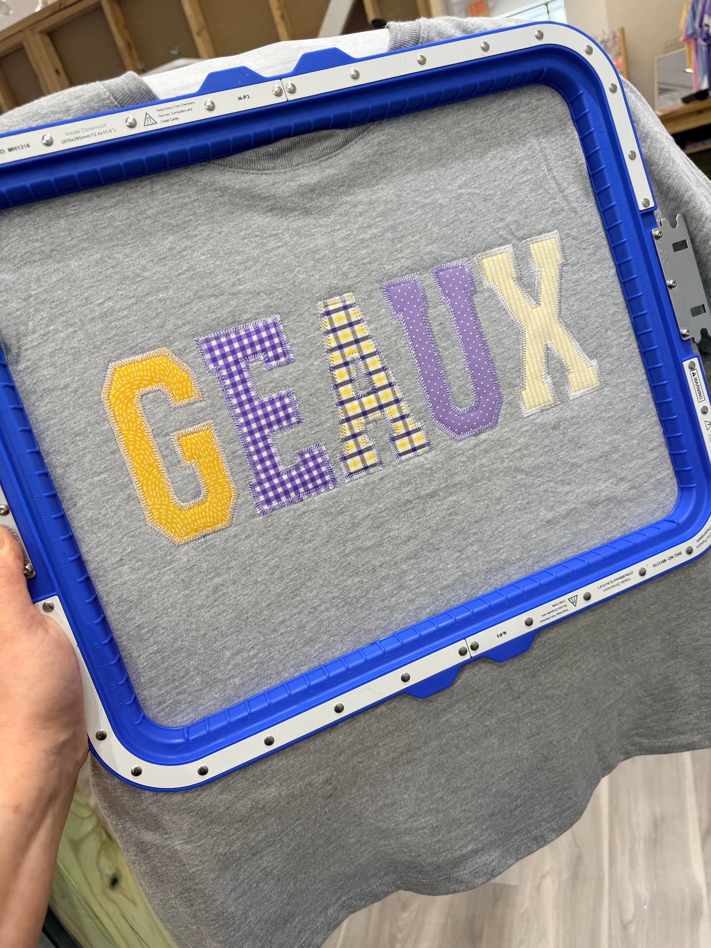 EMBROIDERED FABRIC APPLIQUE "GEAUX"  MIDI TEES, UNISEX TEES & SWEATSHIRTS