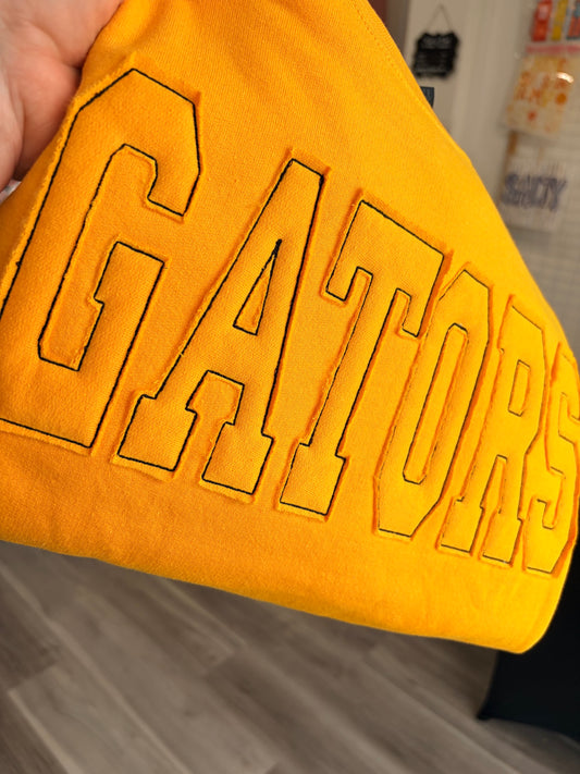 GATORS RAW EDGE APPLIQUE SWEATSHIRT