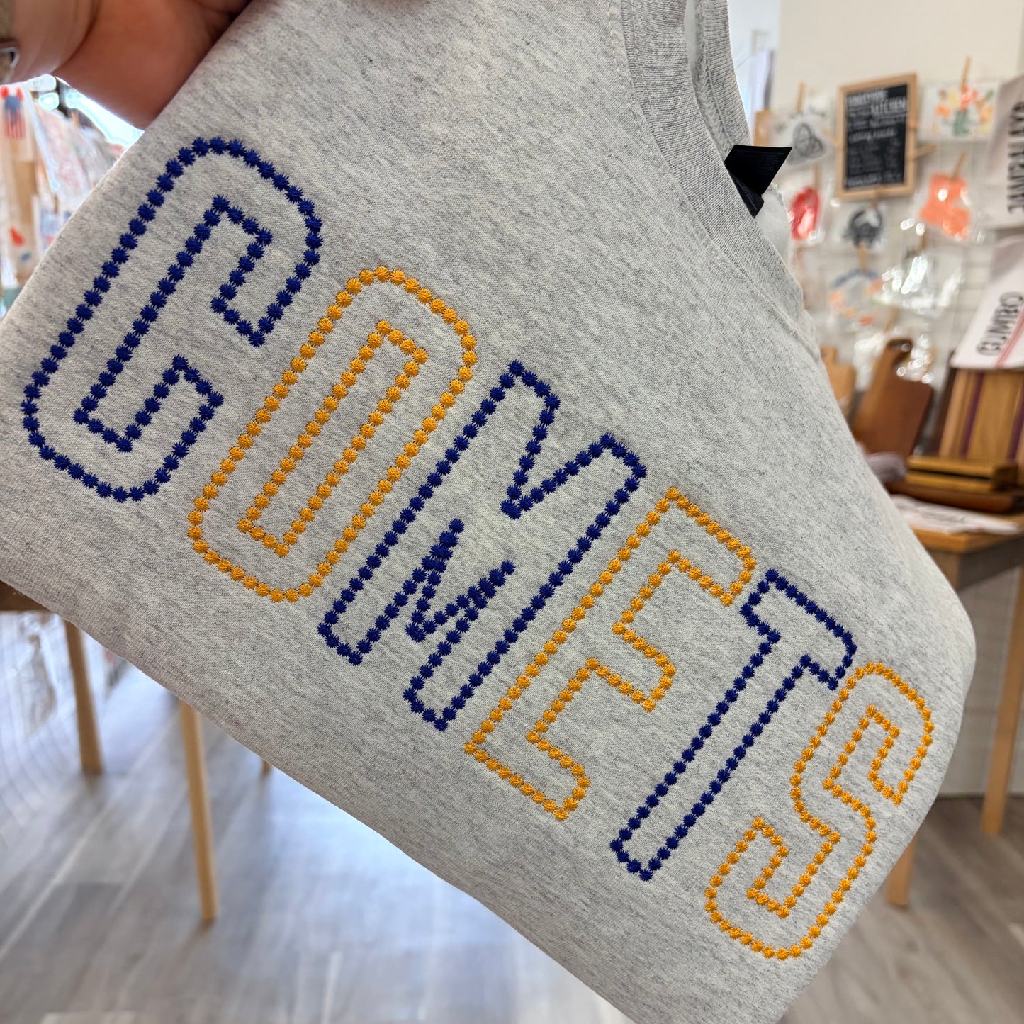 COMETS CANDLEWICK EMBROIDERY