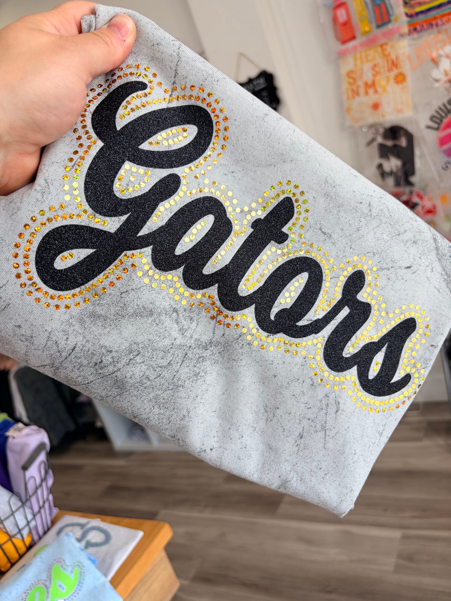 GATORS GLITTER AND SPANGLE COMFORT COLORS BLAST GREY