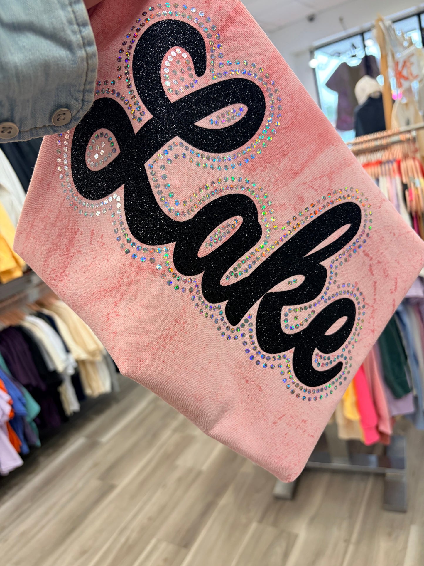 LAKE GLITTER AND SPANGLES ON CLAY CC COLOR BLAST TEE