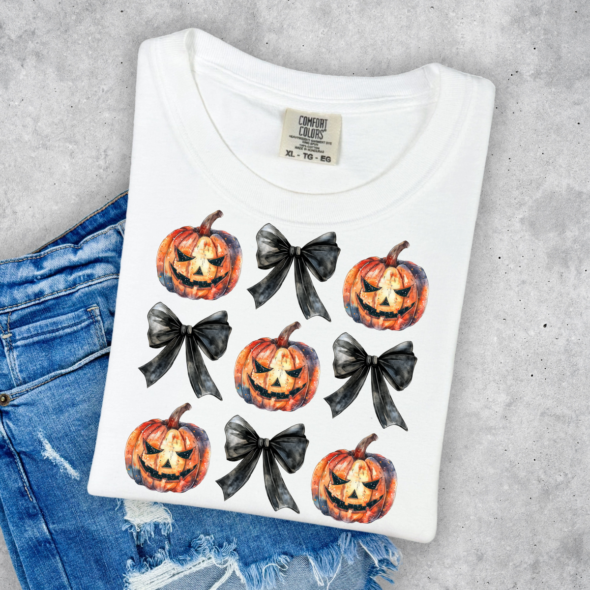 PUMPKINS AND BOWS COMFORT COLORS TEE